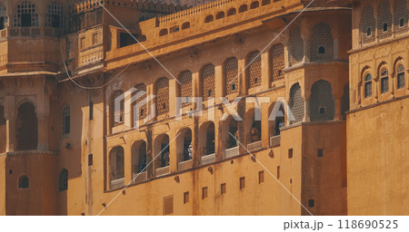 Jaipur, Rajasthan, India. Amber Fort. Close-up View On Gallery Windows Of Amer Fort Or Amber Fort, Amer. Amer Palace Is Great Example Of Rajput Architecture. Principal Tourist Attraction In Jaipur 118690525