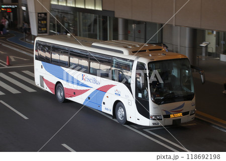 成田空港を発車する京成バス 成田空港を発車する京成バス 118692198