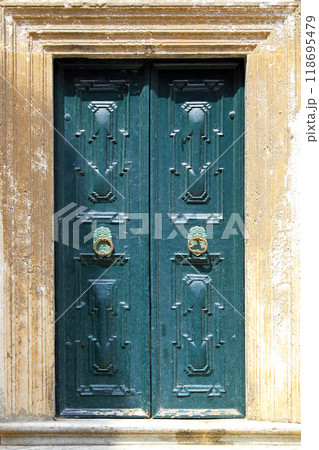 Medieval door 118695479