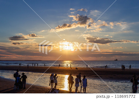 群衆 密集 人ごみ 118695772