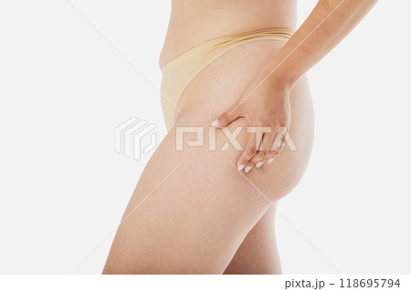 Beauty real woman body. No retouch photo. Portrait 118695794