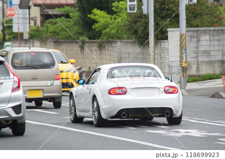 スポーツカー 道路走行 スポーツカー 道路走行 118699923