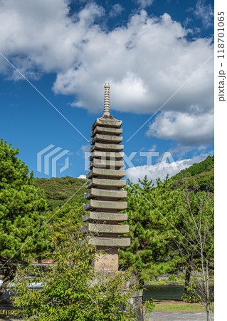 宇治公園塔の島 十三重石塔 京都府宇治市 宇治公園塔の島 十三重石塔 京都府宇治市 118701065