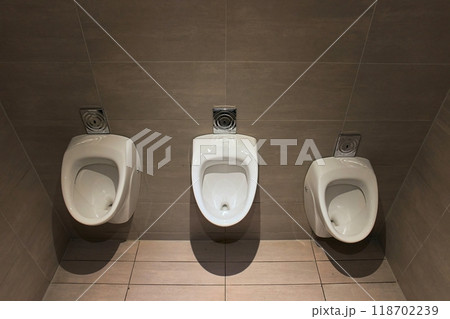 Urinals Public Toilet 118702239