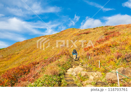 秋の唐松岳登山（八方池山荘～八方山） 118703761