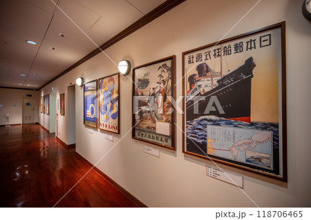 エル・マールまいづる内のレトロポスター展示(京都府舞鶴市千歳) 118706465