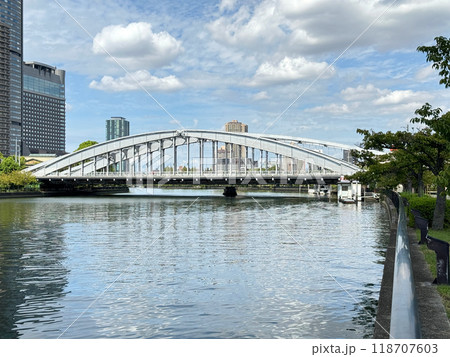 大川にかかる桜宮橋（大阪市北区・都島区） 118707603