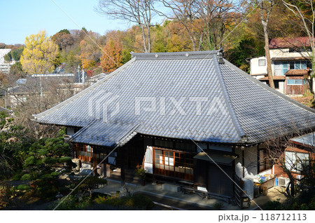 紅葉に包まれた柿生の里 118712113