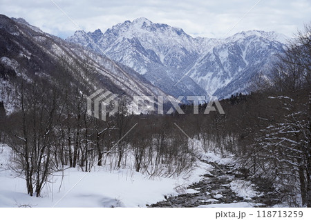 富山県上市町、伊折より立山連峰を望む 富山県上市町、伊折より立山連峰を望む 118713259