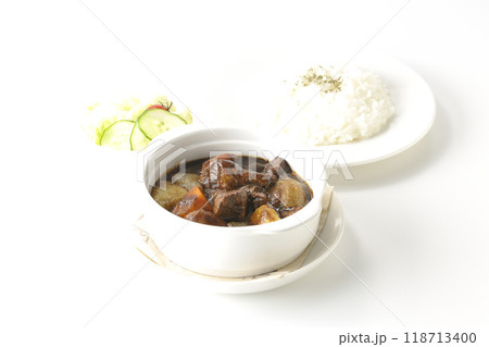 野菜とお肉がゴロゴロビーフシチューとライスとサラダのセット 118713400