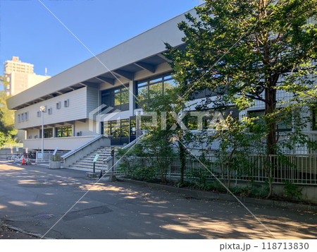 北海道大学クラーク会館 斜め正面 札幌市北区 秋 118713830