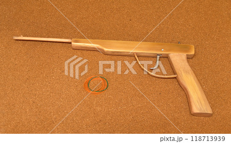 彫刻教室竹ピストルゴム鉄砲おもちゃ玩具 118713939
