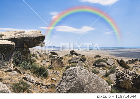 ゴブスタン国立保護区の古代岩絵の景観 ゴブスタン国立保護区の古代岩絵の景観 118714044
