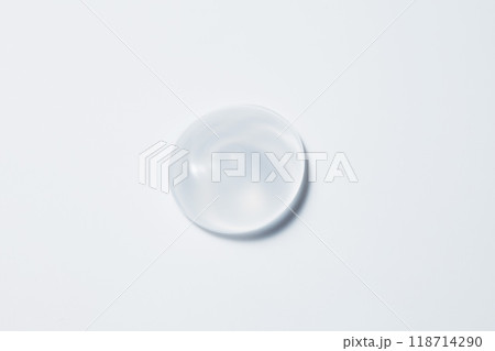 美しい化粧品の液体の水々しいローション 118714290