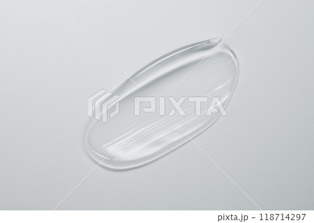 美しい化粧品の液体の水々しいローション 118714297