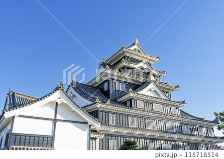 岡山県岡山市 日本100名城 令和の大改修を終えた快晴の岡山城天守 岡山県岡山市 日本100名城 令和の大改修を終えた快晴の岡山城天守 118718314
