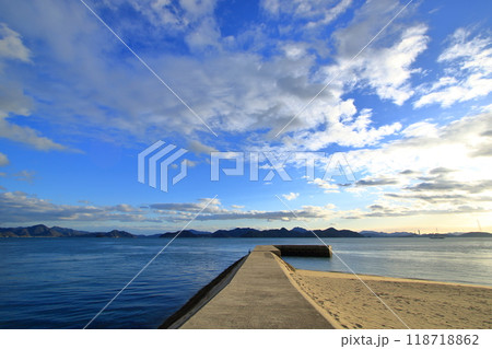 海に続く道 (防波堤) 118718862