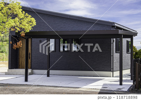カーポートのある新築j住宅外観 118718898