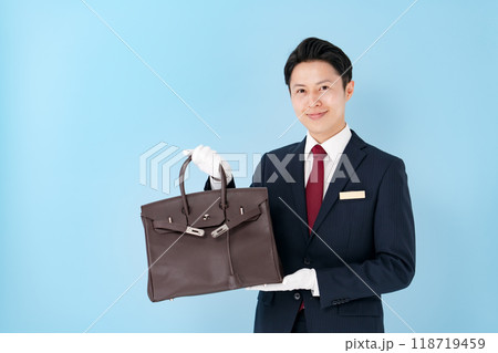 白手袋の男性　鑑定　バック 118719459