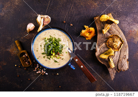 cream soup with dried mushrooms 118719667
