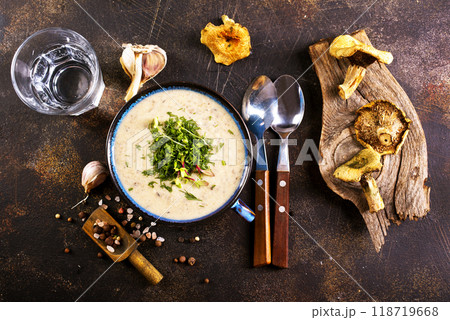 cream soup with dried mushrooms cream soup with dried mushrooms 118719668