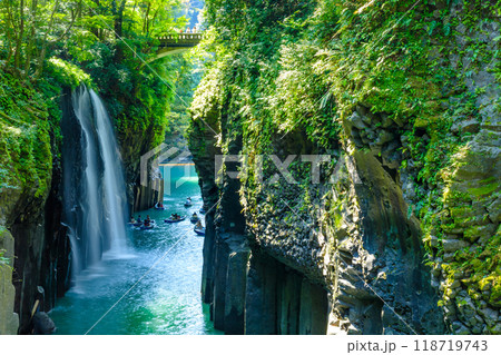 夏の高千穂峡 真名井の滝 宮崎県高千穂町 夏の高千穂峡 真名井の滝 宮崎県高千穂町 118719743