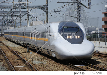 小倉駅に入線する　新幹線700系7000番 118722018