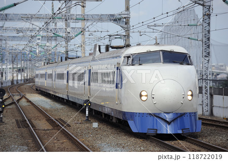 小倉駅に入線する新幹線0系 118722019