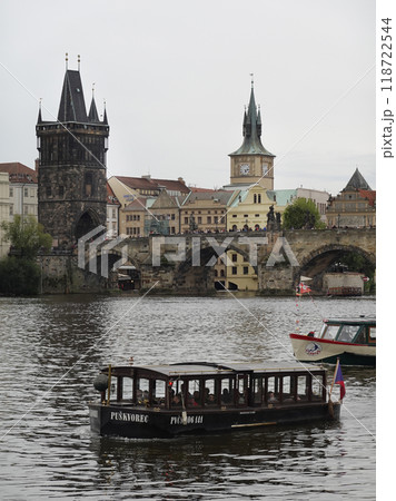 Main Bridge of Prague with clock tower, connecting the northern part of the city to the south in Eastern Europe 118722544