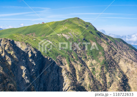 初夏の南アルプス小河内岳登山 前小河内岳への登山道から見る小河内岳 初夏の南アルプス小河内岳登山 前小河内岳への登山道から見る小河内岳 118722633