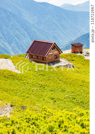 初夏の南アルプス小河内岳登山 小河内岳避難小屋 初夏の南アルプス小河内岳登山 小河内岳避難小屋 118722667
