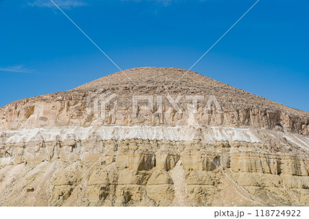 カザフスタンのマンギスタウのウスチュルト大地 118724922