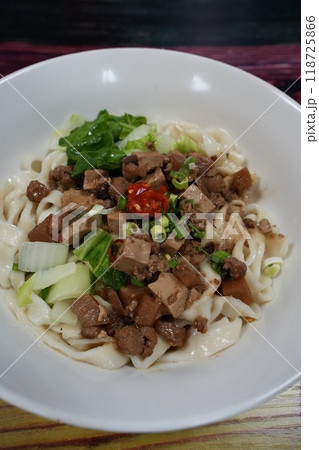 炸醤麺（ジャージャー麺） 118725866