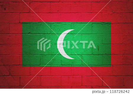 Flag of the Maldives painted on a wall 118726242