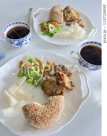 健康　ワンプレ－ト朝食　パン 118726698