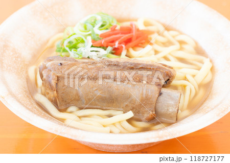 おいしい沖縄料理のソーキそば 118727177