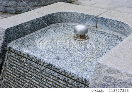 公園の水景物、水景施設、水の流れ 公園の水景物、水景施設、水の流れ 118727338