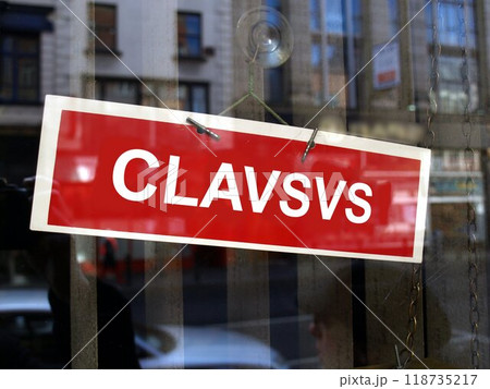 Latin closed shop sign Latin closed shop sign 118735217