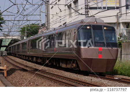 小田急小田原線を走行する小田急30000形特急ロマンスカー_2010/5/17撮影 118737797