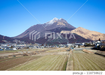 冬の由布岳 冬の由布岳 118738622