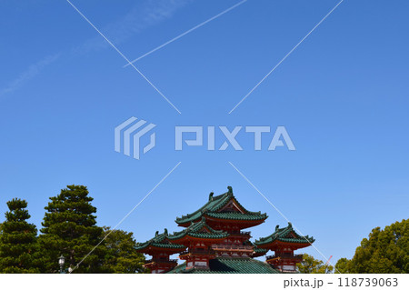 平安神宮と青空 京都 平安神宮と青空 京都 118739063
