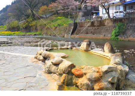 春の長湯温泉（ガニ湯・竹田市久住町） 118739337