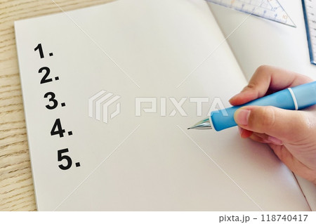 1から5までのステップを書く手とペン 1から5までのステップを書く手とペン 118740417