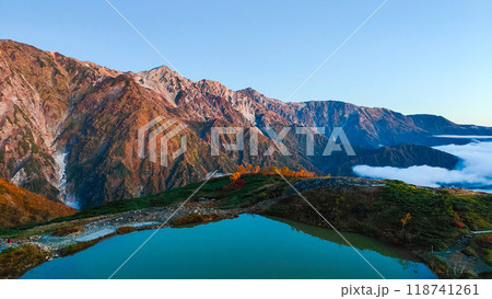 秋の唐松岳登山（夜明けの八方池と白馬三山） 118741261