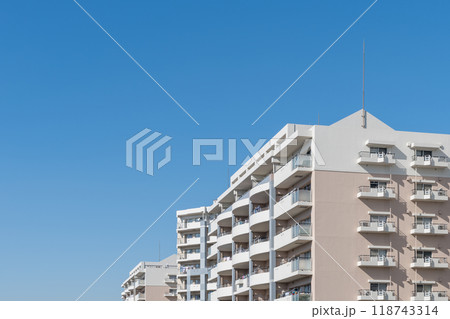 青空に映えるマンション 青空に映えるマンション 118743314