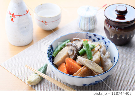 家庭料理の定番 野菜の煮物 118744403