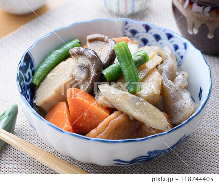 家庭料理の定番 野菜の煮物 家庭料理の定番 野菜の煮物 118744405
