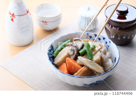 家庭料理の定番 野菜の煮物 118744406