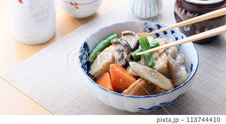 家庭料理の定番 野菜の煮物 118744410