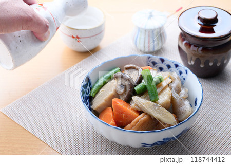 家庭料理の定番 野菜の煮物 家庭料理の定番 野菜の煮物 118744412